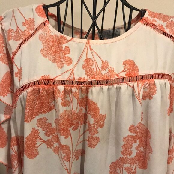 Joseph A. Ruffle Sleeve Floral Blouse - Size Large - Picture 4 of 8
